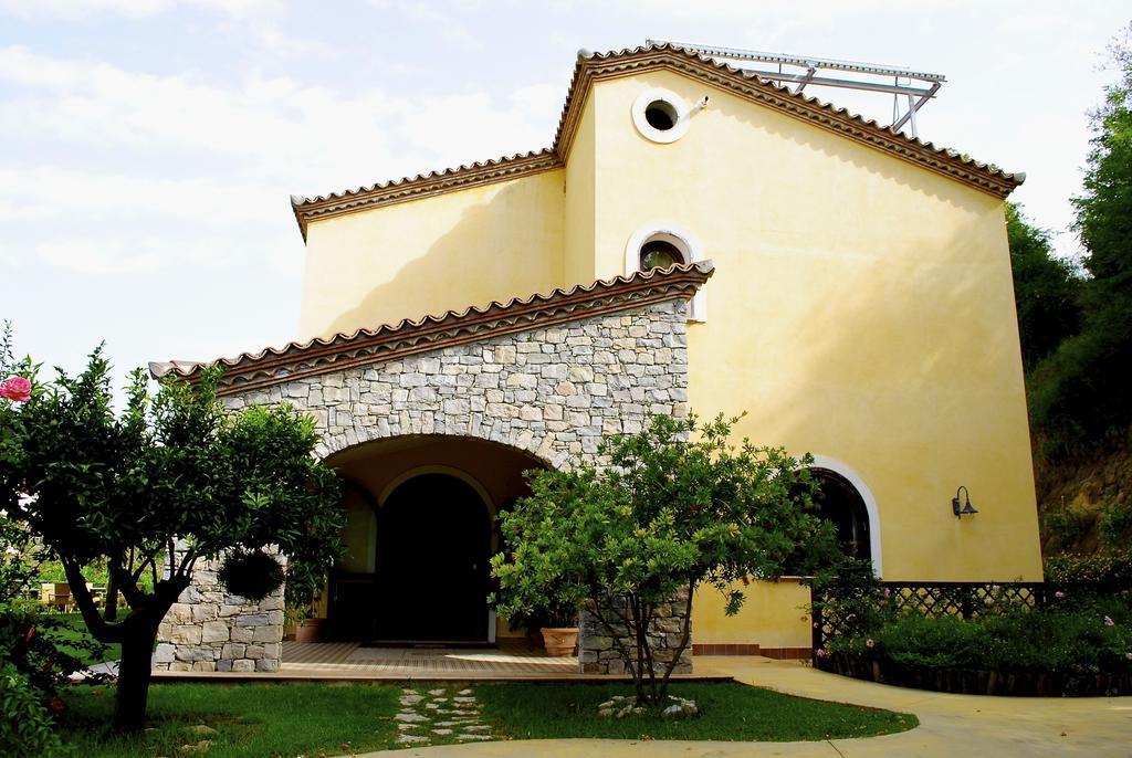 Agriturismo L'Arca Di Anna Brambilla Бельведере-Мариттимо Экстерьер фото
